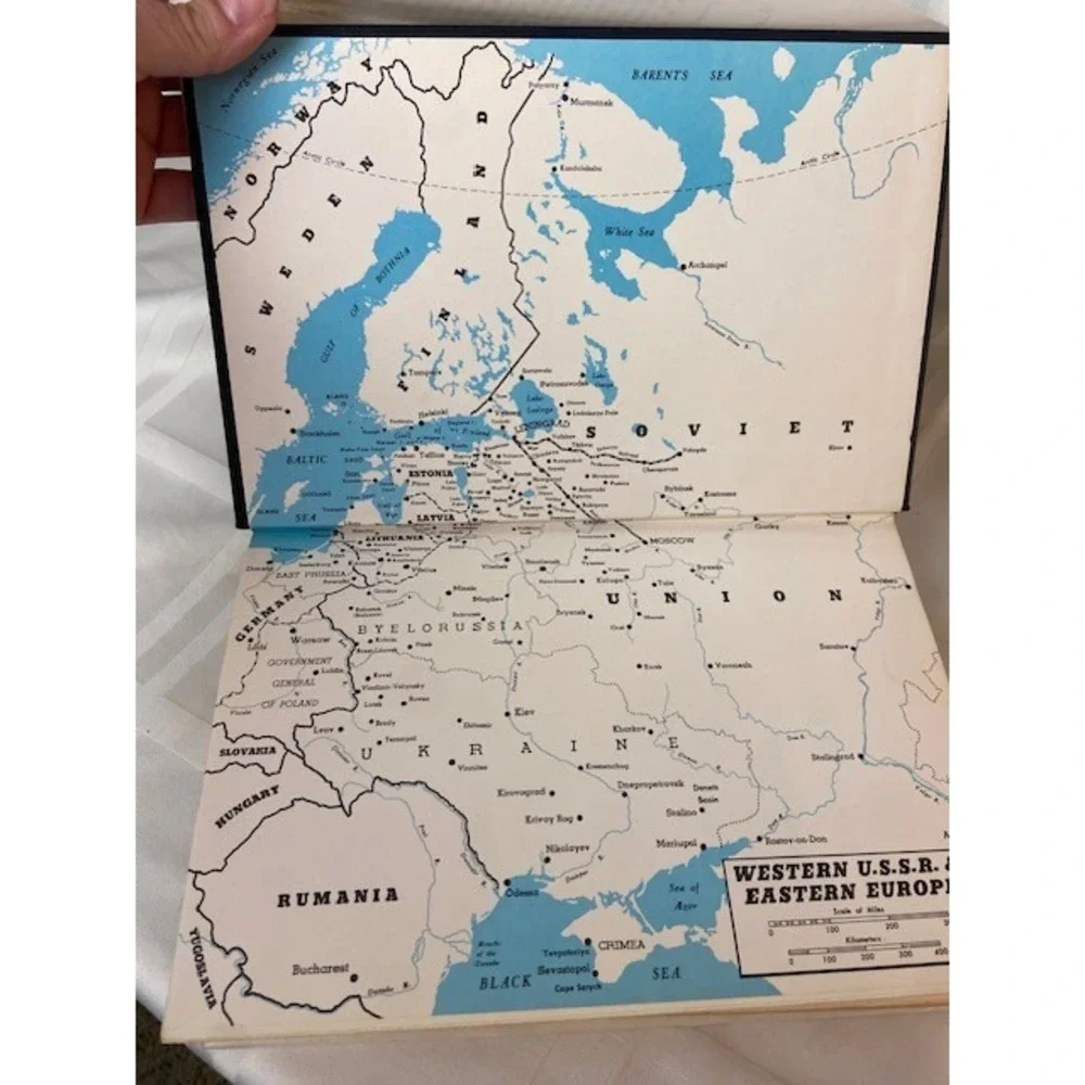 The 900 Days The Siege of Leningrad Harrison E Salisbury Hardcover History Book